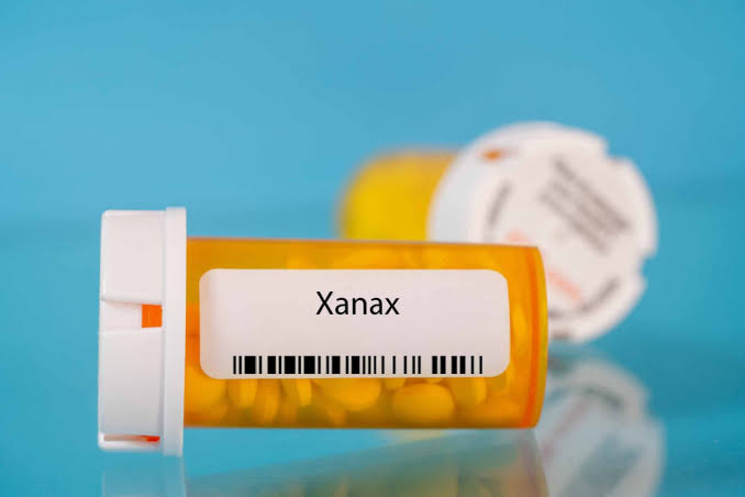 Learn how quickly Xanax dependence and addiction can develop, warning signs, withdrawal risks, and when medically supervised Xanax detox may be needed.
